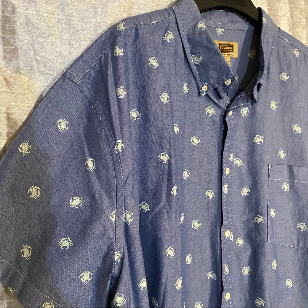The Foundry Supply Co. comfort stretch 4 XL, GUC, nice crab print, lovely shirt